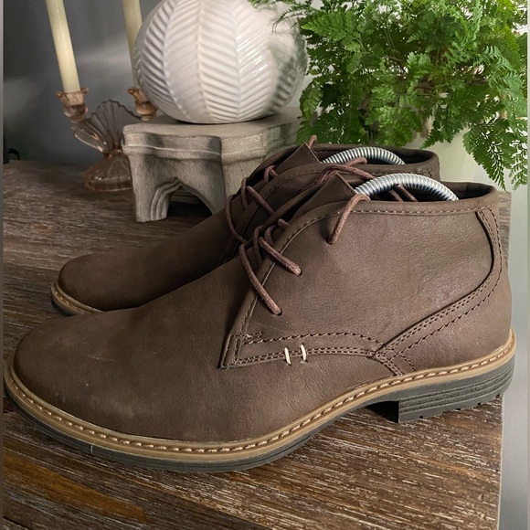 *NWOT* Varese Gobi II Mens 9 Chukka Boots Ankle Brown Lace Up Dress Shoe - Picture 9 of 11